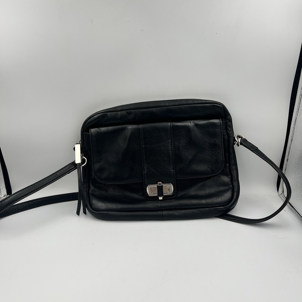 B Makowsky Black Pebbled‎ Leather Crossbody Messenger Purse Bag Flap Turn Lock